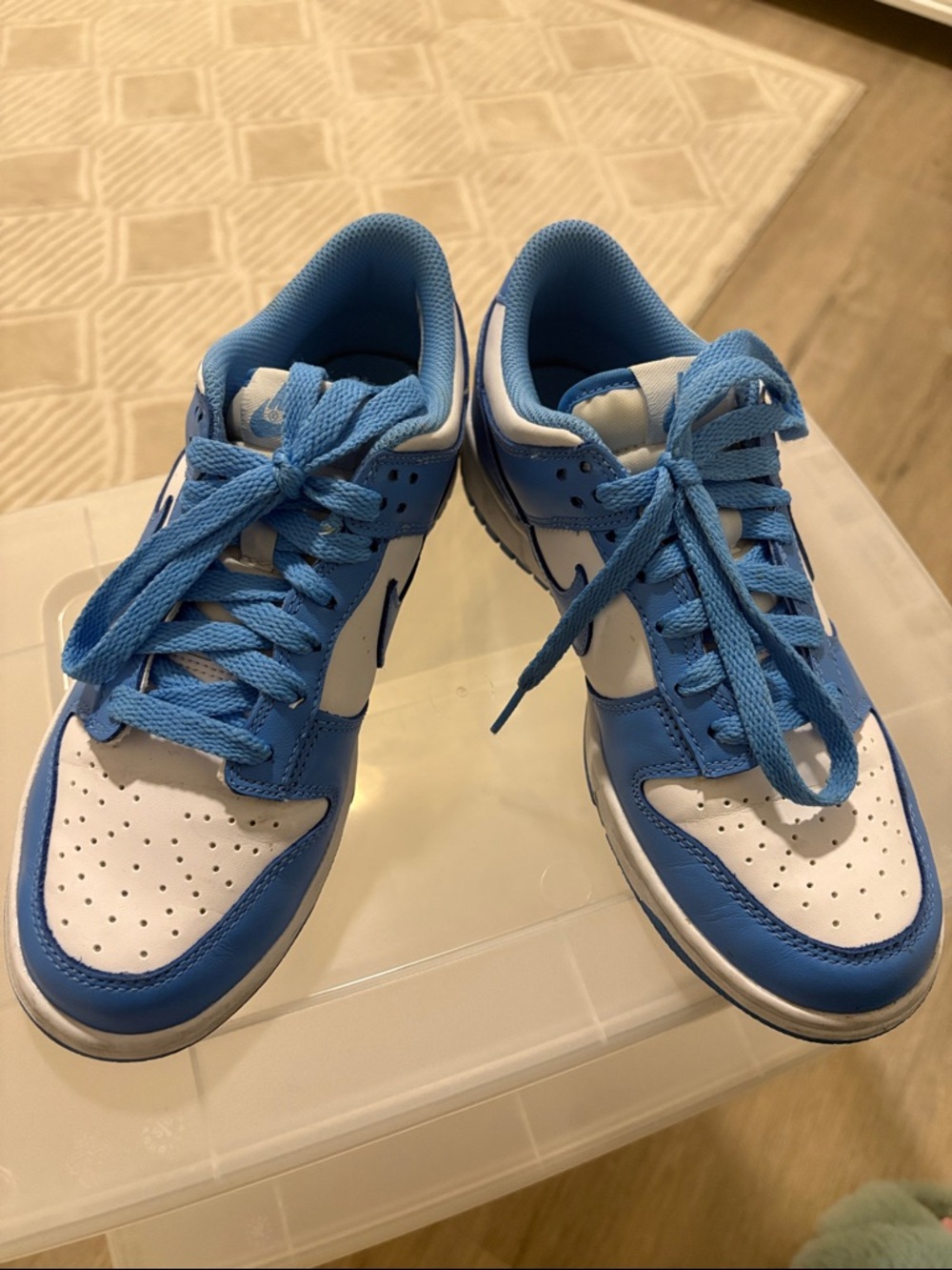 Nike Women's Sneakers in White and Light Blue